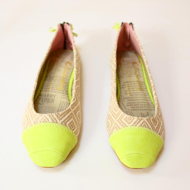 INSTOCK Lime Green Flats With Tassel 