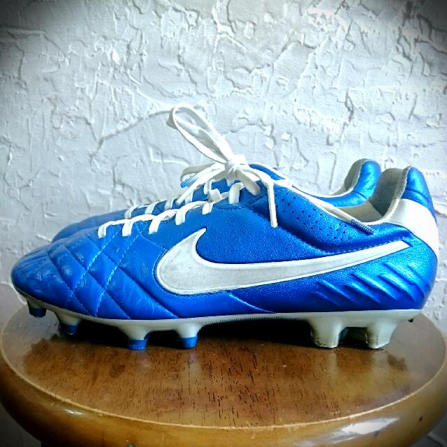 NIKE ACC FOOTBALL BOOTS - BLUE/WHITE, Men's Fashion, Footwear, Sneakers on Carousell