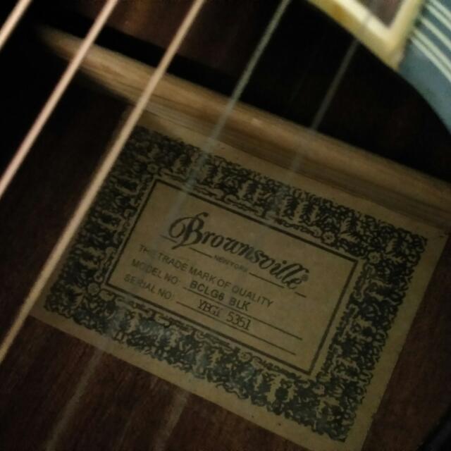 Brownsville New York Acoustic Guitar, Hobbies & Toys, Music & Media