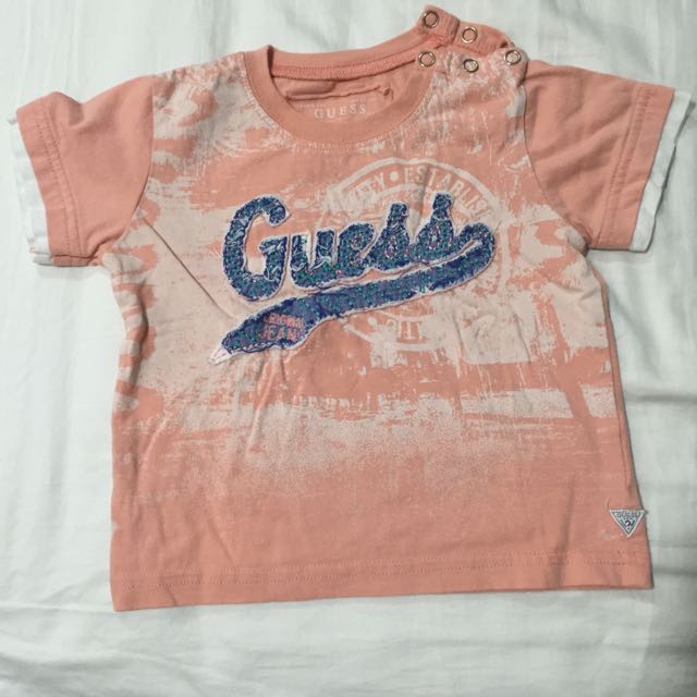 guess graphic tee