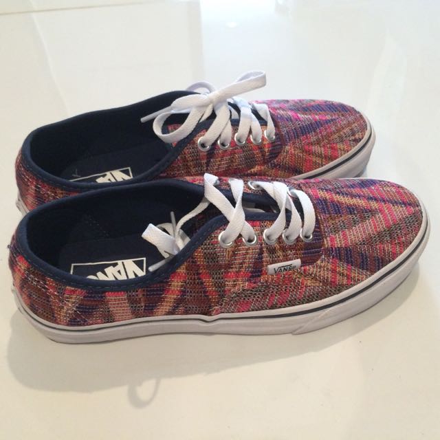 vans authentic tribal