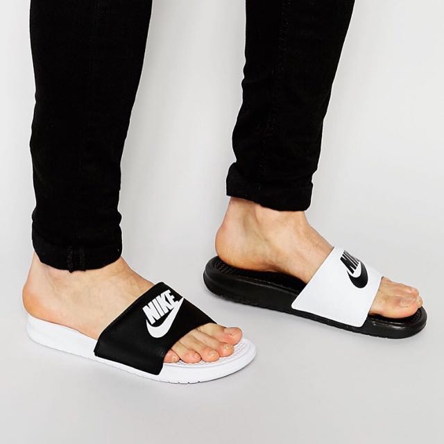 mismatch nike slides