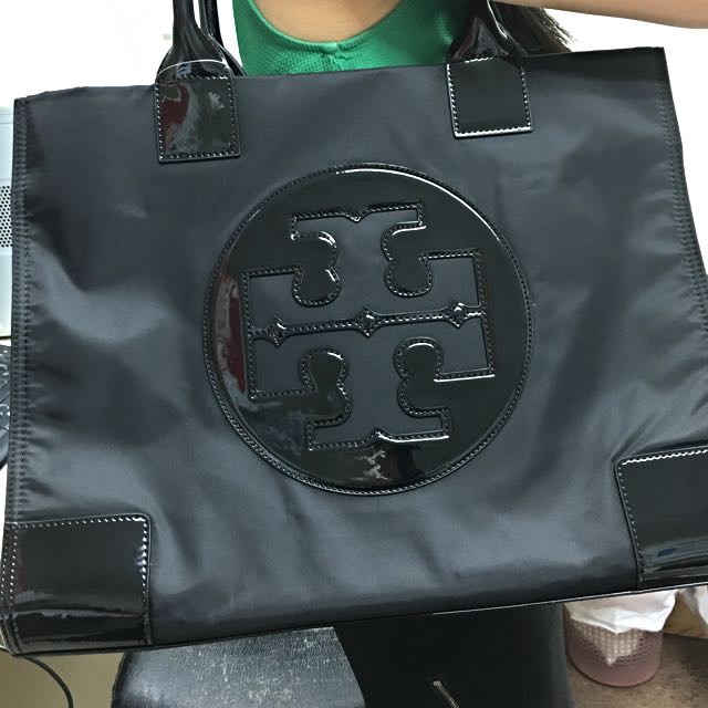 Authentic Tory Burch Blake canvas small totes, Women's Fashion, Bags &  Wallets, Tote Bags on Carousell