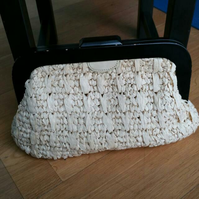 Banana Republic Straw Clutch Bag Women s Fashion Bags Wallets Cross body Bags on Carousell