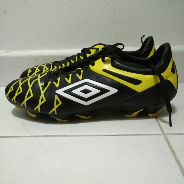umbro soccer boots