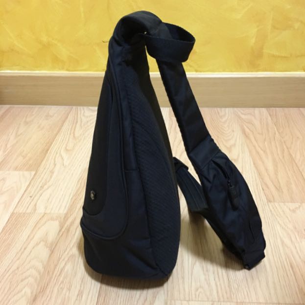 Victorinox teardrop monosling bag online