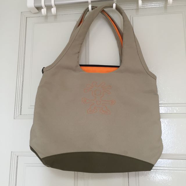crumpler tote bag singapore