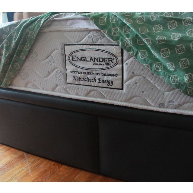 Englander Queen bed with Hydraulic Storage, Furniture & Home Living