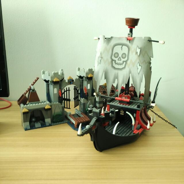 lego skeleton ship