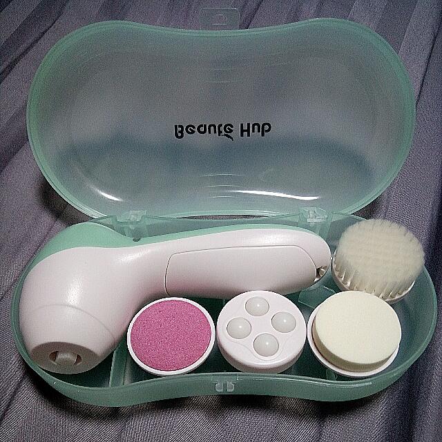 Multi-function Personal Care Kit (Category: Everything Else) located in Singapore. Submitted by peacefulifever (Listing ID 42303385, Image 1). Description: .