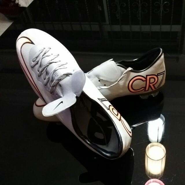 Nike Replica Football Boots, Sports on Carousell