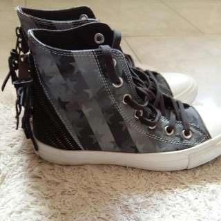AUTHENTIC Grey Star Converse With Zips At The Back
