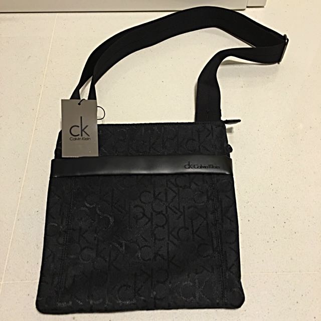 Calvin Klein Men Messenger Bag, Men's Fashion, Bags, Belt bags, Clutches  and Pouches on Carousell