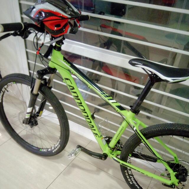 lime green cannondale mountain bike