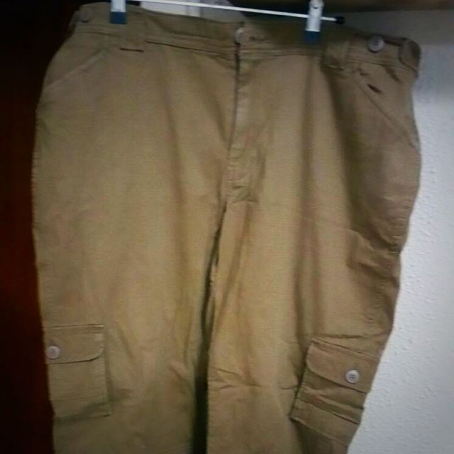 Plus size 3/4 Brown Cargo Pants, Women's Fashion, Bottoms, Other Bottoms on  Carousell