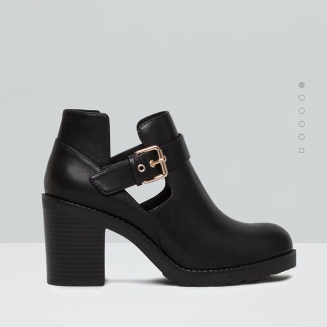 Cut out boots outlet pull and bear