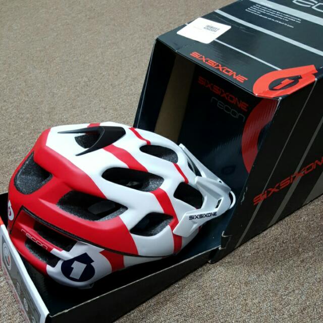 661 Recon Helmet Brand new. Size S m Sports Equipment Bicycles
