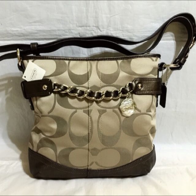 Signature chain duffle outlet