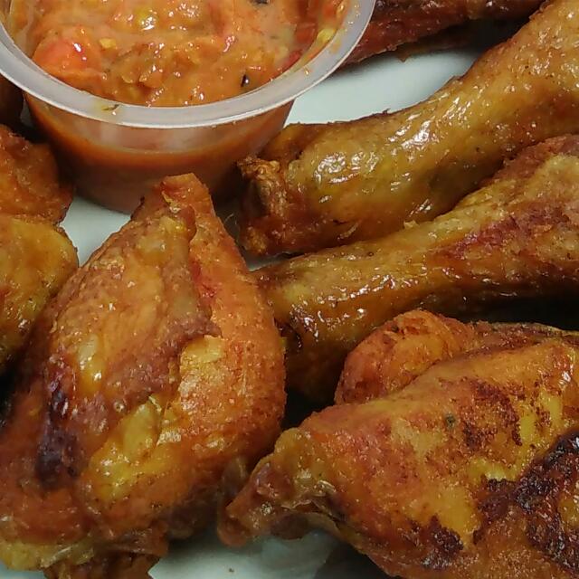 Ayam Ungkep Bumbu Kuning Goreng Sambal Uleg Jeunk Dhewee Makanan