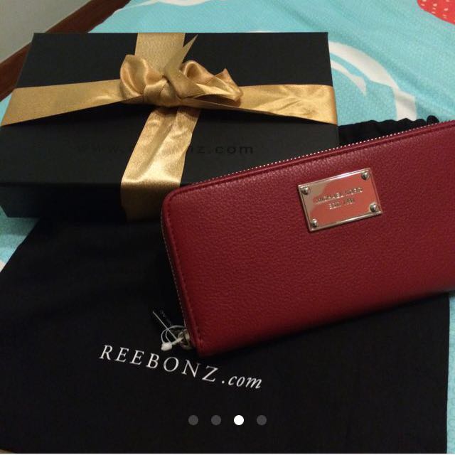 Michael Kors Jet Set Zip Around Continental Wallet In Scarlet From