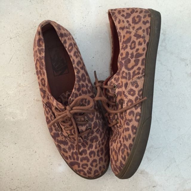 vans authentic lo pro leopard