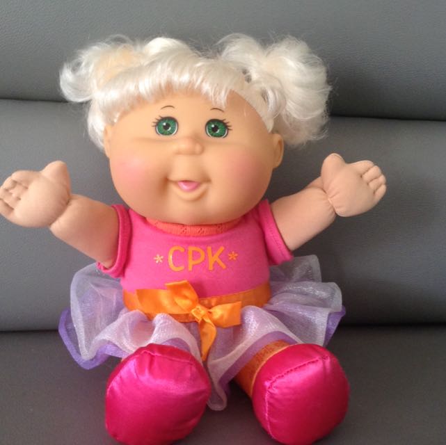 2011 cabbage patch dolls