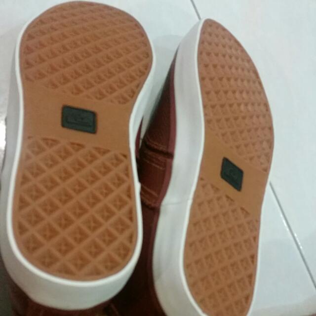 Quiksilver footwear store