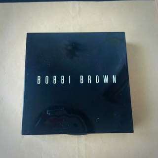 Bobbi Brown 粉餅 Soft Sand 5
