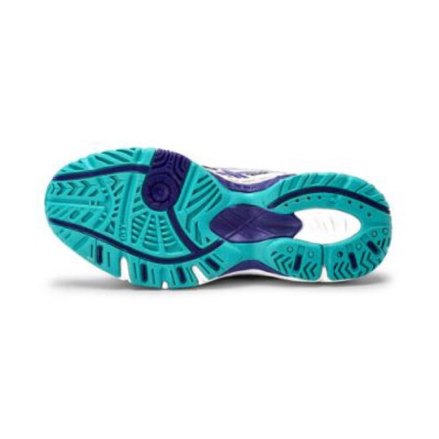Asics netburner ignites 8 top