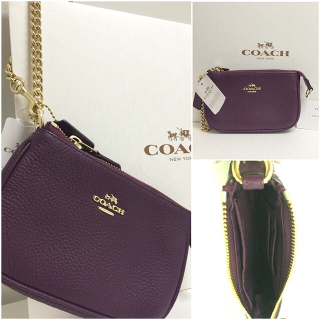 Brand New COACH Small Wristlet In Pebble Leather With Gold Chain