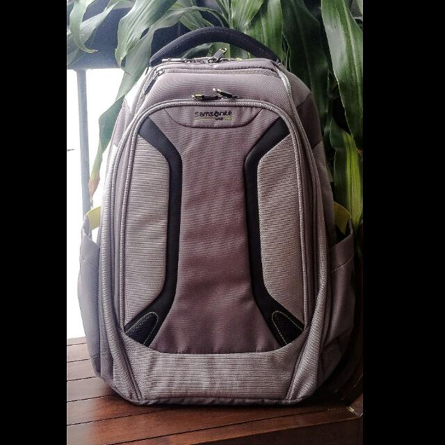 samsonite viz air laptop backpack