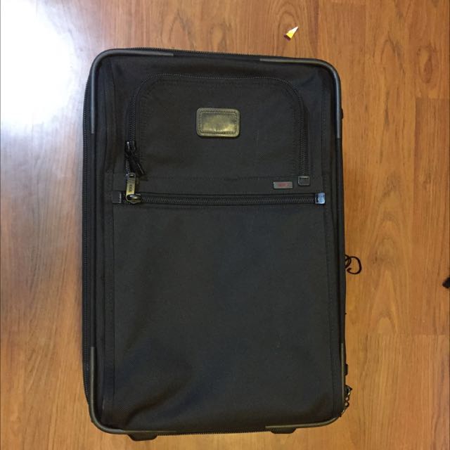 Tumi Alpha2 Luggage Carry On Style Number 22020DH Barang Mewah