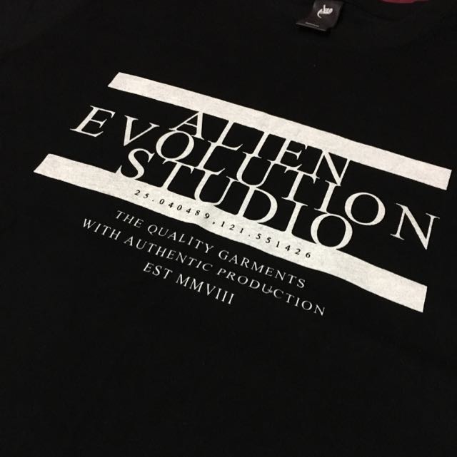 Alien Evolution Studio Tee Women S Fashion On Carousell
