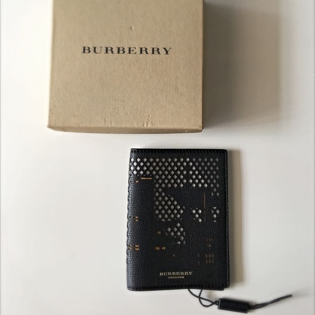 burberry passport cover