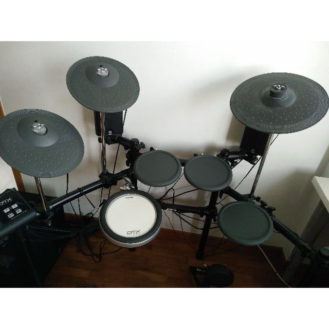 Yamaha DTX 530K Electronic Drum Kit and MS50DR Drum Monitor Speaker System