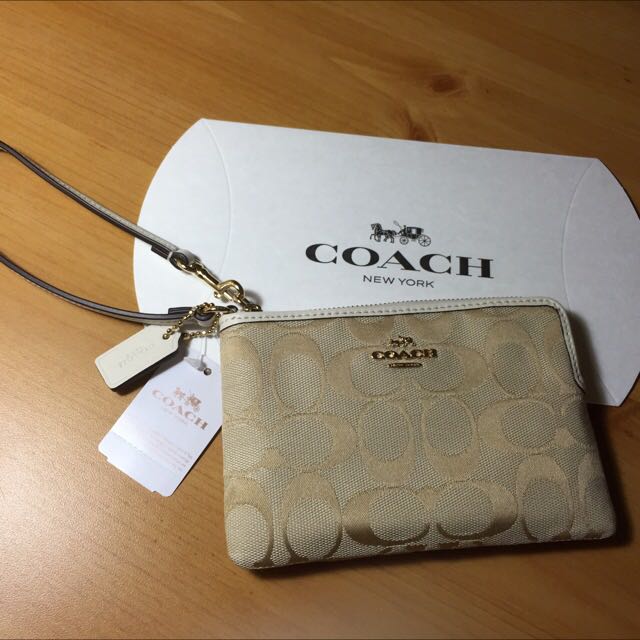 Bnwt Coach Corner Zip Wristlet In Signature Fabric Luxury On Carou Photo