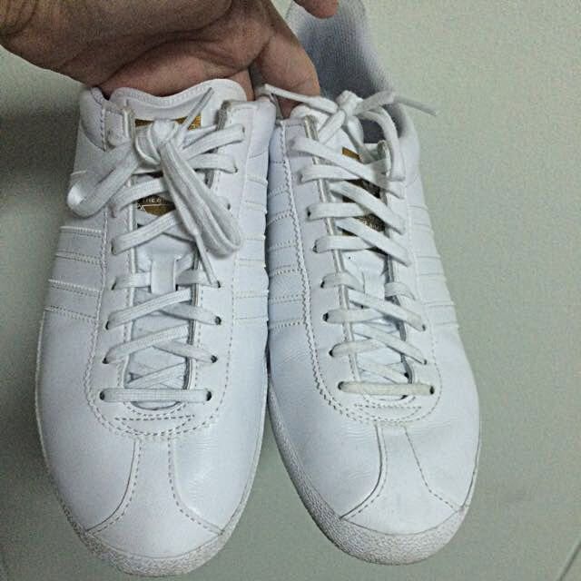 White gazelles size 9 outlet