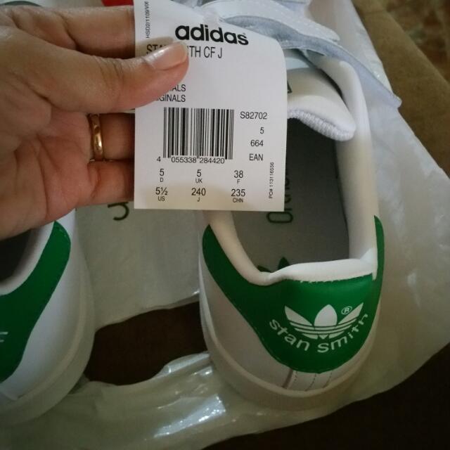 Autenrhic STAN Smith Adidas Looking For Trade With The Same Shoes But Size  EURO 40, Women's Fashion on Carousell
