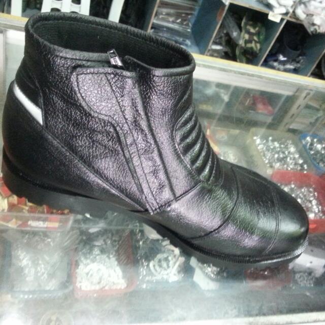 Kasut boat top