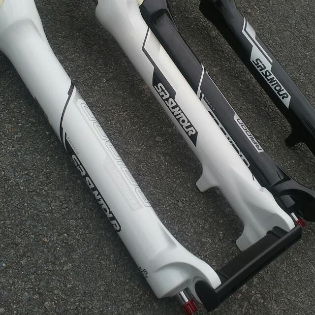 Suntour Raidon Air 120mm 27.5/650b Fork, Sports Equipment, Bicycles