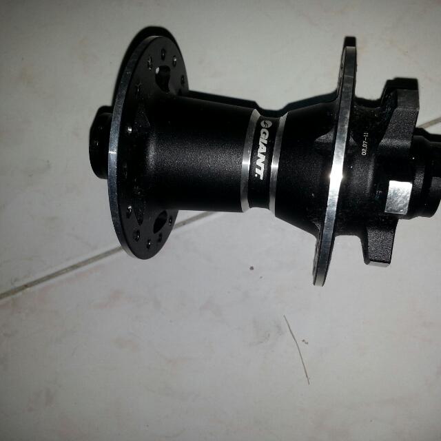 hub giant