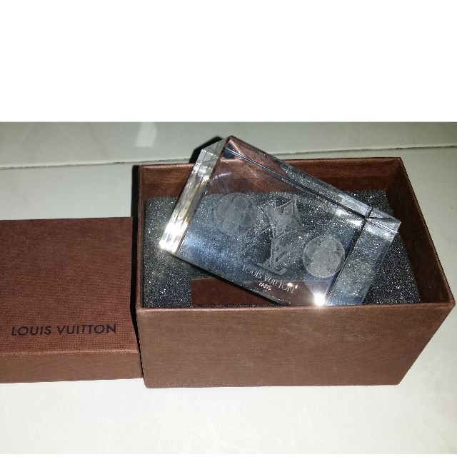 LOUIS VUITTON Glass table letter weight