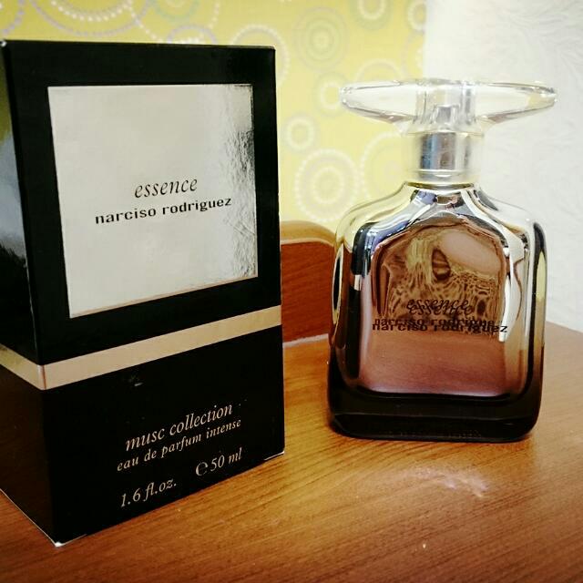 essence musc narciso rodriguez