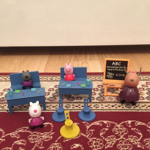 peppa classroom set