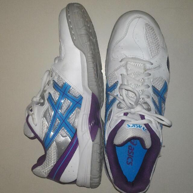 asics gel pivot netball trainers