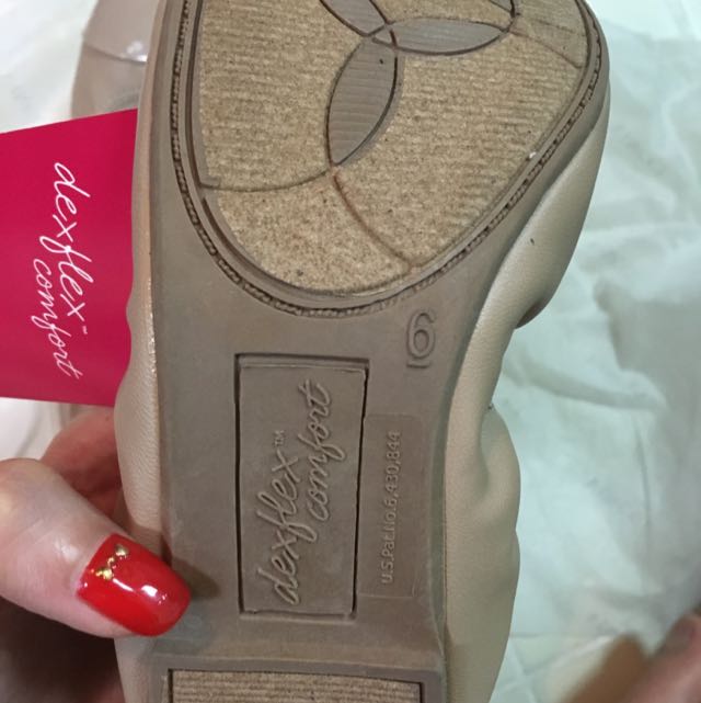 BN Dexflex Comfort From Payless, Women's Fashion, Footwear, Flipflops and  Slides on Carousell