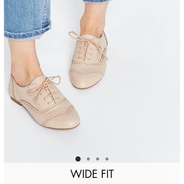 New Look Wife Fit Nude Oxford, Women's Fashion, Bottoms, Other Bottoms on  Carousell