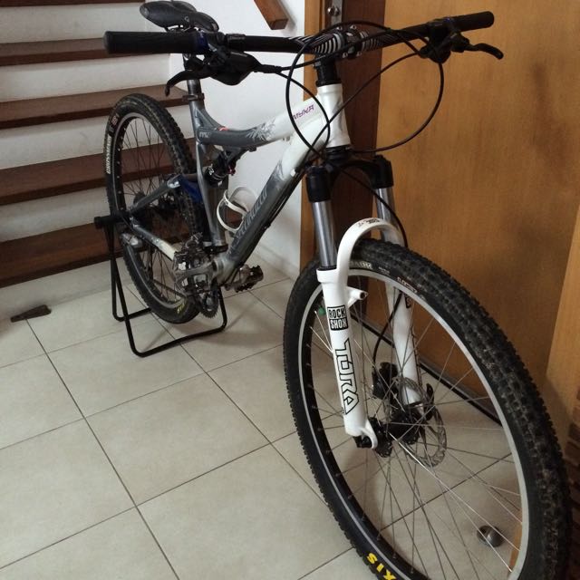 Specialized myka 27.5 2025