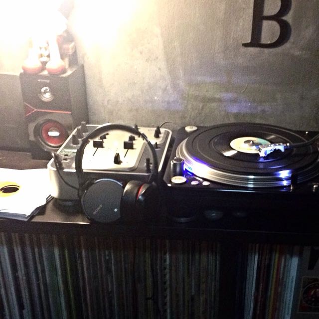 Stanton M 303 - Table de mixage DJ