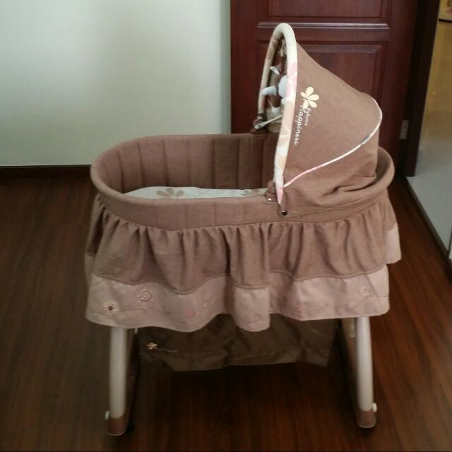bassinet with rocking motion